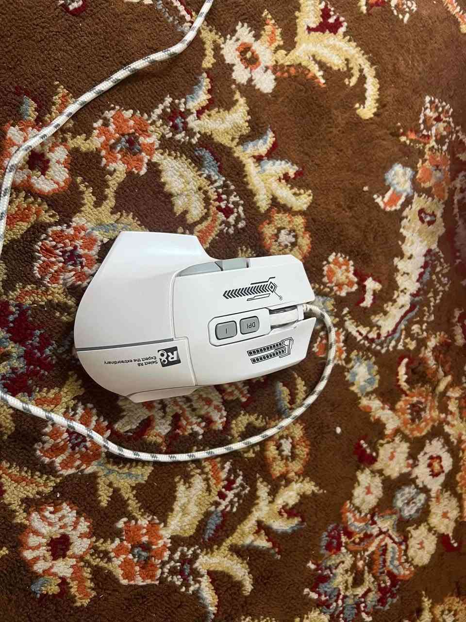 السلام عليكم بيع ماوس وكيبورد ماوس R8 اضاءه ليد متغيره كيبورد ريد دراكون فز اضاءه ليد متغيره وياه ملحقاته وقطعه تربط الماوس ول كيبورد عله البلي يجي بيه منفذين تايب سي و 3 منافذ يو اس بي سعرهن كلهن ب 70 وبي مجال 
رقم الهاتف (***********)
العنوان بغداد حي القاهره
