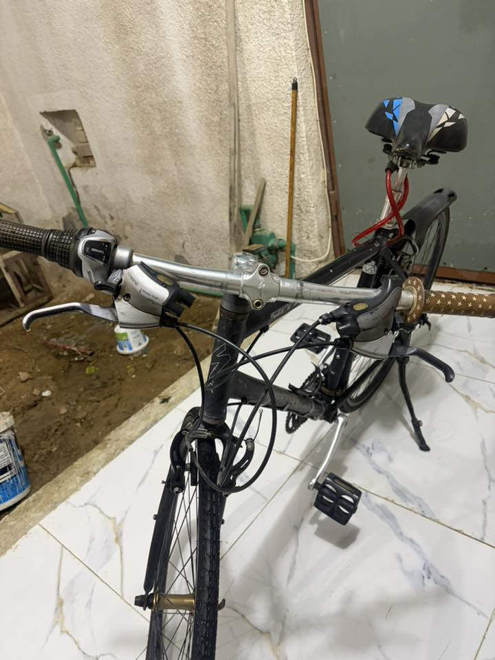 خمس سرع   رياضي   تاير نحيف. سرج رياضي 
***********
