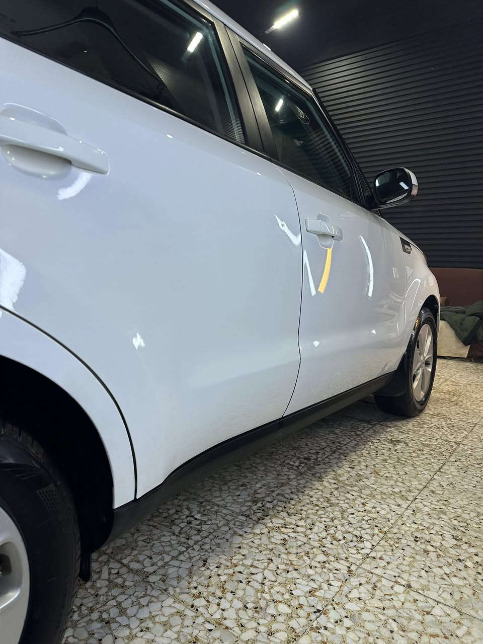 سلام عليكم 
كيا صول 2014 
وارد امريكي جنطة صبغ وباب الخلفي اثر شخط بالعراق فقط
ماشيه 56000 حقيقي 
مكينه 1600 
رقم كربلاء 
اللون ابيض 
جديده السياره تخم تاير جديد حداديه جديده 
للاستفسار***********
غير متواجد ع الفيس
