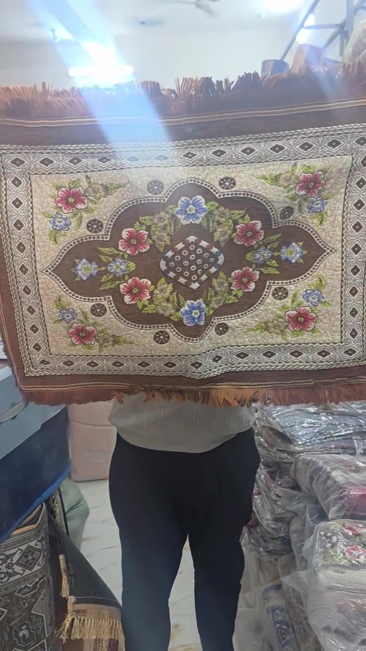 يالله اللهم صلي على محمد وال محمد وصول وجه مخده سوري.   السعرالزوج4الف                                                                  العنوان الناصريه قضاء النصر شارع المجمع السوري                      هاتف ***********.     يوجد توصيل
