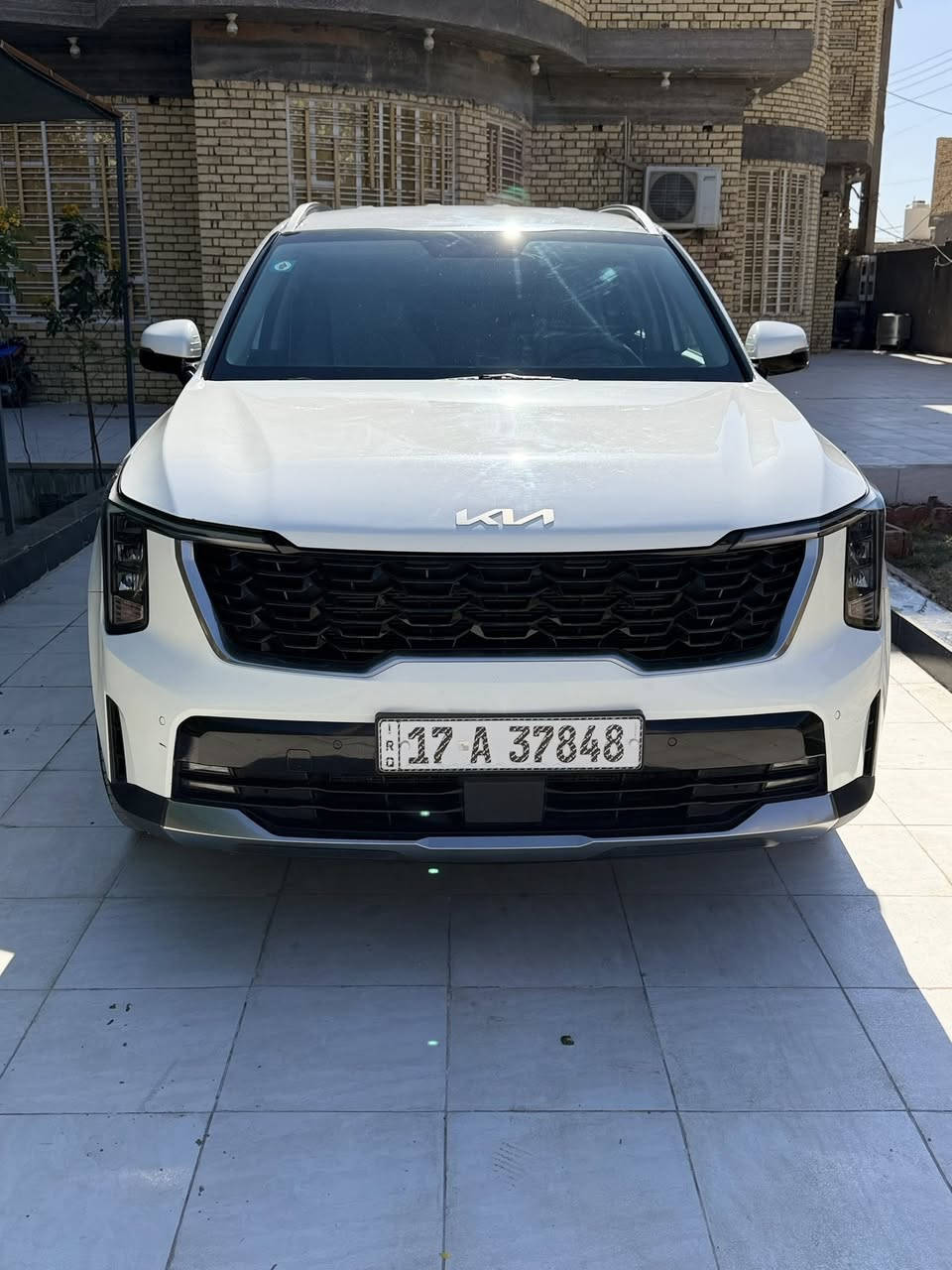 سورنتو
موديل 2024 
رقم مثنى 
خليجي 
ماشية 51 
السعر 300
***********
