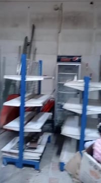 للبيع رفوف وسطيه ورفوف جداريه وجام جانه ٢ للاستفسار الاتصال على الرقم ...