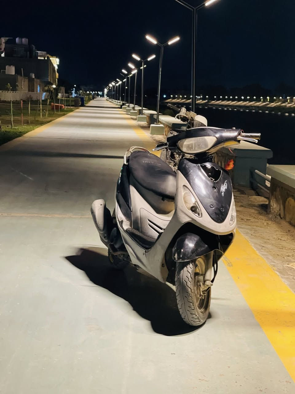 سلام عليكم دراجه ماكس منغولي للبيع دراجه خير من الله كامله من كلشي دراجه جاهزا كفاله عامه  مكاني حله يم جسر الثورا هذا رقمي***********
