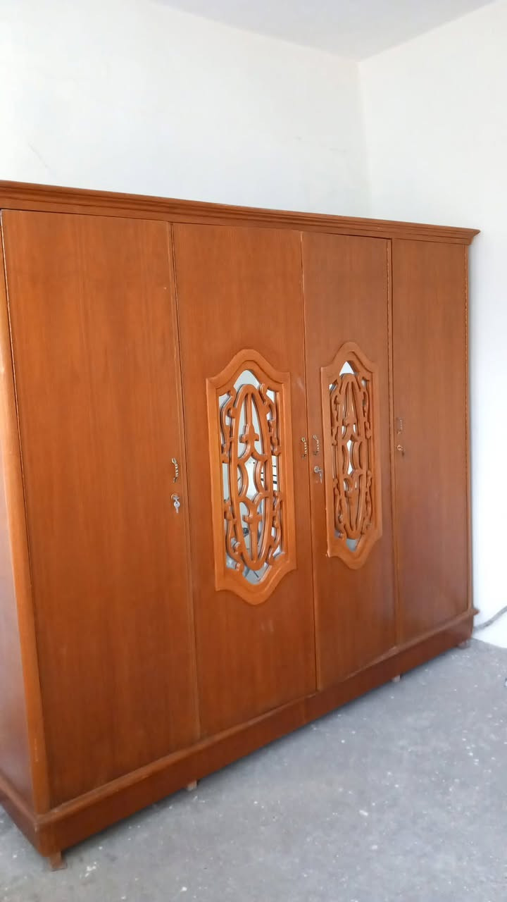 سبلت للبيع نوعيه فاملي الاصلي شرط الشغل طنين ونصف السعر ٤٠٠ وبي مجال الزنجيلي هاتف *********** محتاج فلوس
