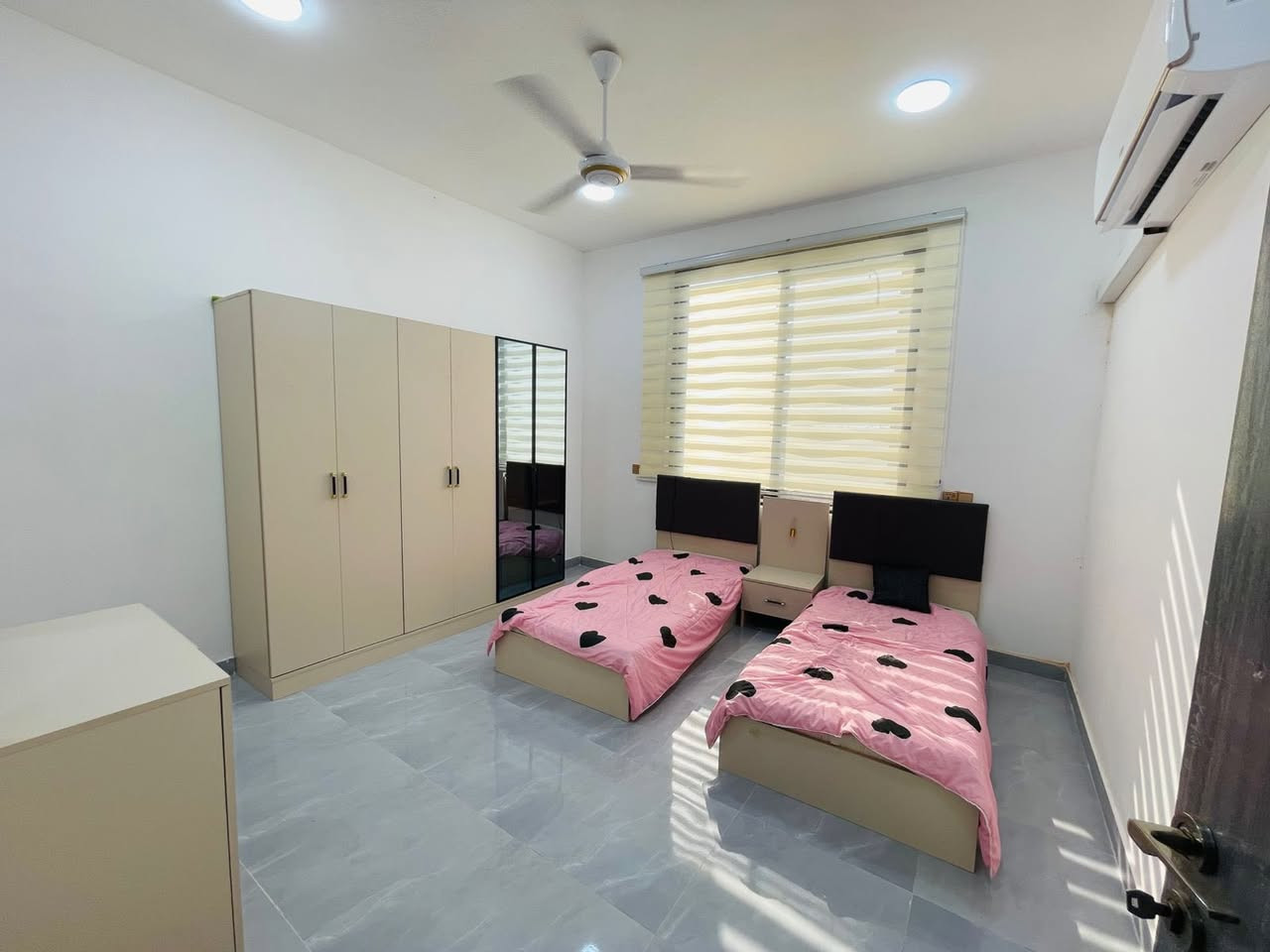 ✨ بدون عموله 
بدون عموله 
اتصل او راسل واحجز
مزرعة ترفيهية مميزة للإيجار / 
استمتع بأجواء الطبيعة والهدوء، مكان مثالي للاستثمار أو قضاء أوقات ممتعة مع العائلة والأصدقاء 🏡💚

💰 تبدأ أسعار الحجز من 150,000 دينار وصعوداً
📆 حسب عدد الأشخاص وأيام الحجز

📍 العنوان: بغداد – ابو غريب - الزيتون
📞 للاستفسار: ***********
