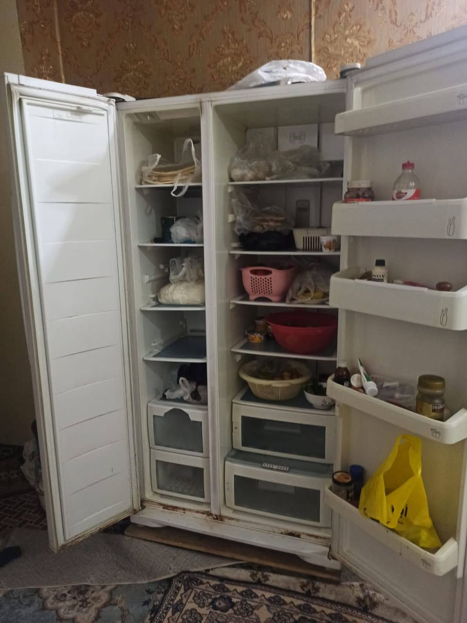 ثلاجه باب وباب تجميد للبيع ***********
