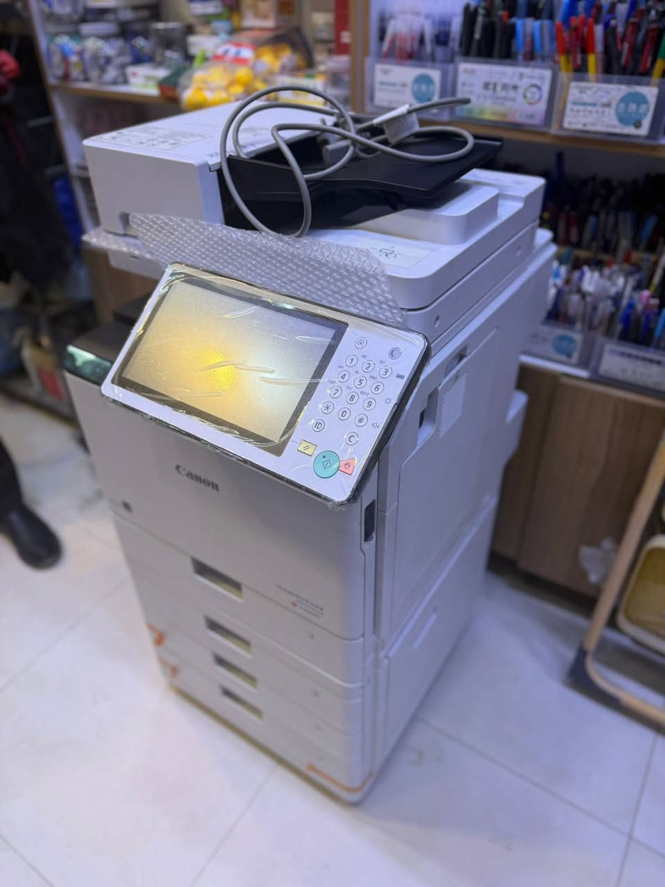 طابعة كانون للبيع
شغل مكتبات، نظيفة وحالتها ممتازة، تصوير وطباعة وسكنر. الطابعة جديدة عدد السحب 7000 نسخة فقط .
سبب البيع لدي اكثر من طابعة 
السعر مناسب 
للتواصل : ‭0783 763 7755‬
متواجد واتساب ايضاً
