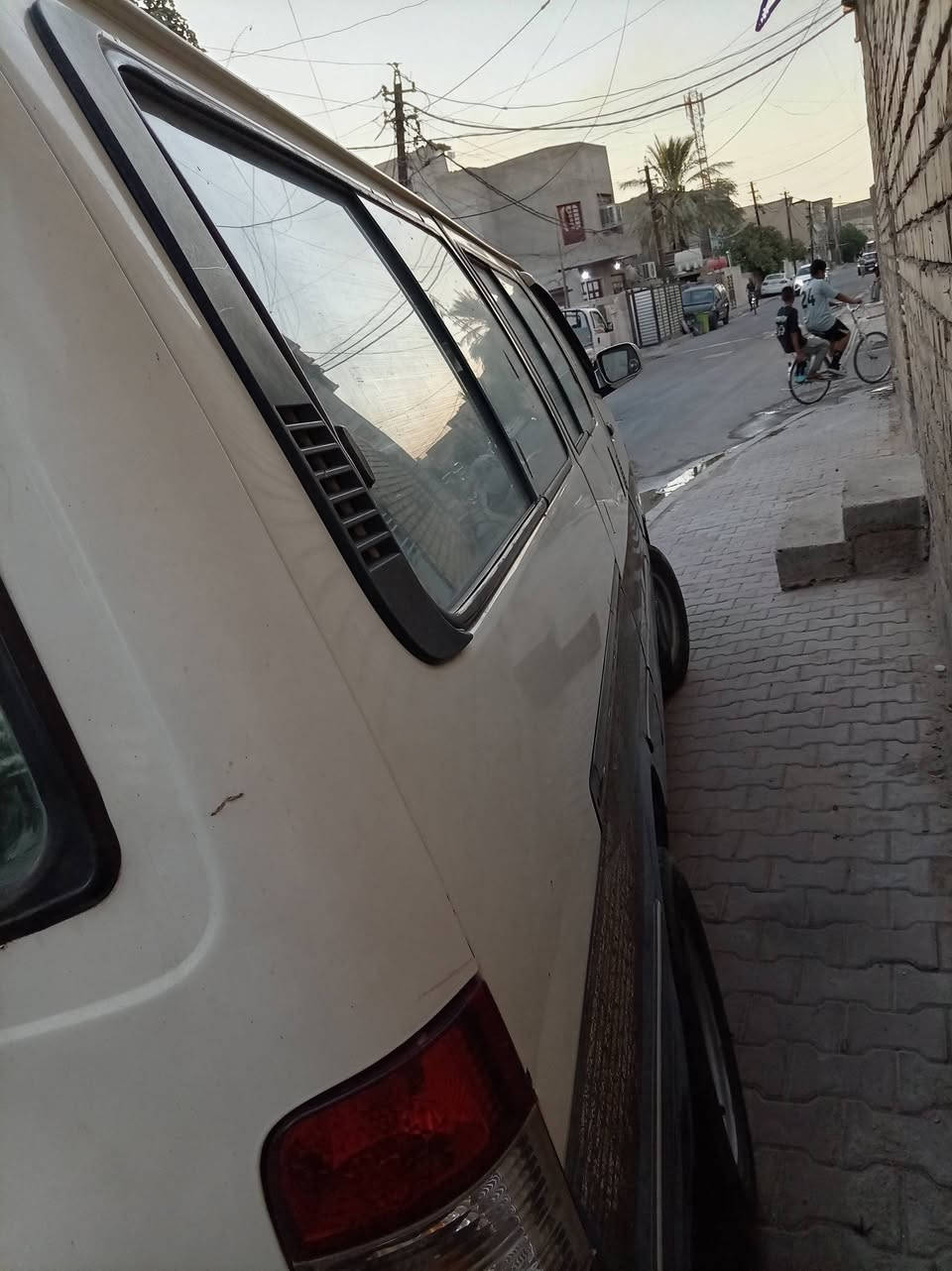 سلام عليكم جنبي شرطيه موديل ١٥ سياره كشر بلادي كير مكينه زيرو تخم تاير رقم تلفون *********** تحويل ثاني يوي تصال صاحب الرقم
