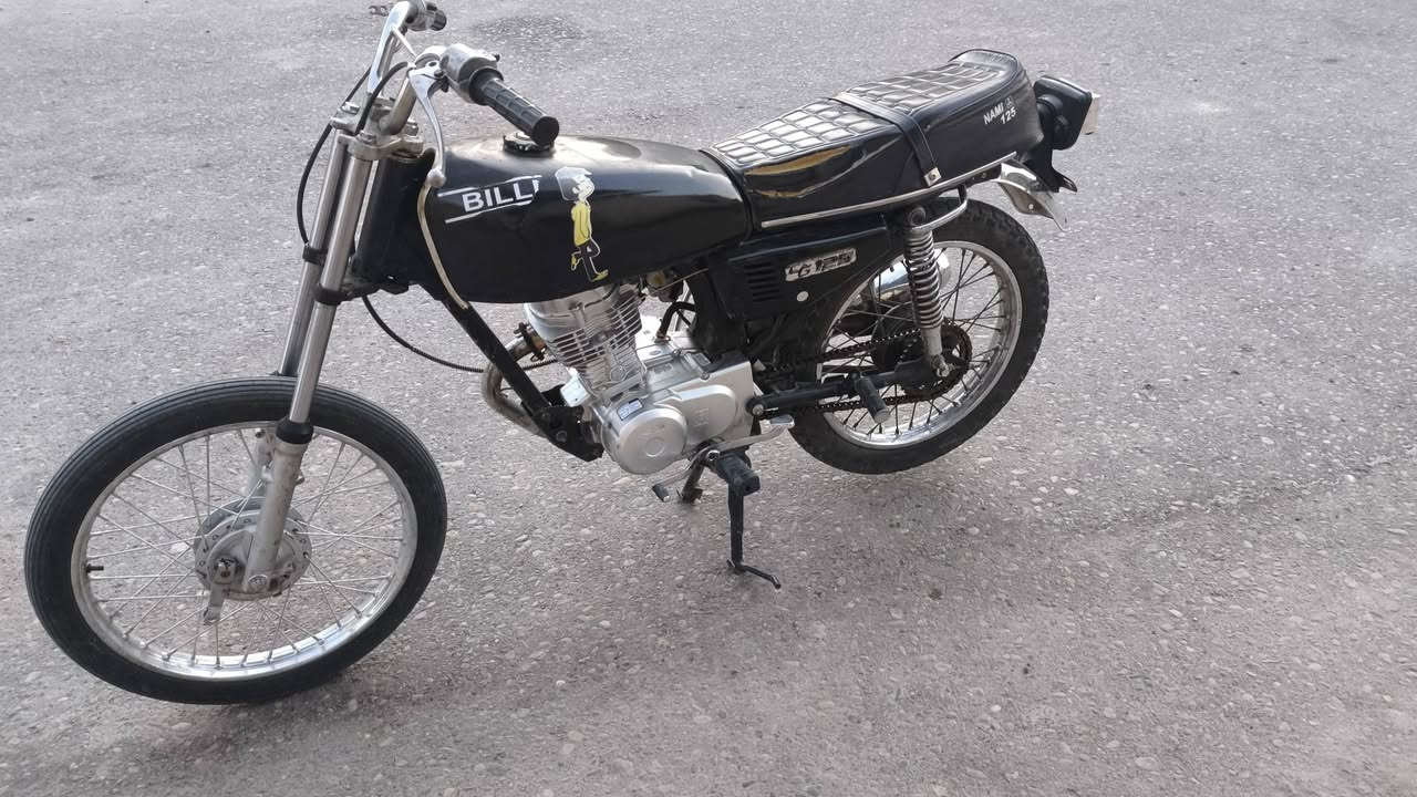 السلام عليكم دراجه للبيع
محرك نامه اصلي صاله سبوع من شديته بعده بدهن الشركه 
سعر 475 مكان حي الرفاق 
***********
