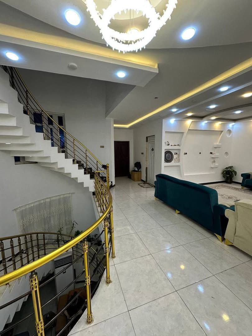 للبيع ✨
————
يعلن مكتب عقارات ابو انوار عن وجود دار طابقين للبيع منطقة التحسينيه مساحة 200 متر طابقين بناء 2020 وهو عباره عن 5 غرف منام وصالتين ومطبخ وصحيات وكراج  السعر المطلوب 
( 450 ) 
الاستفسار 
تصال على رقم هاتف
 *********** / عنوان لمكتب حي زهراء يم مستشفى نفط عقارات ابو انور 
————————————————
ملاحظة / لجميع زبائن عقارات ابو انور يتوفر جميع انواع العقار تجاري وسكني ويتوفر بنايات تجارية ومميز وبسعر معقول بوارد مميز جدا لبيع وايجار / يتوفر بيوت وشقق محلات طوابق مفتوحة لايجار ولبيع كذالك 
.
.
نستقبل جميع عروضكم عقارية لبيع وايجار
