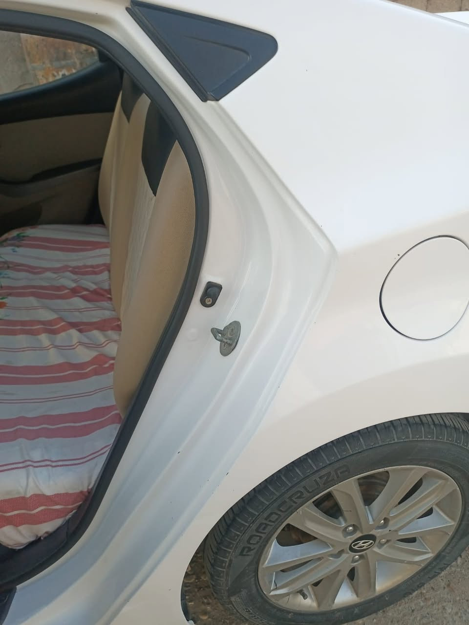 انترا خليجي مديل ١٤ رقم مبسان فول مواصفات  بسمي سياره بيها مكانات صبغ  مكشره ونصبغن صورهن بل منشور   باب السايق بي تعمير قليل شراي يتصل مكاني ميسان ***********
