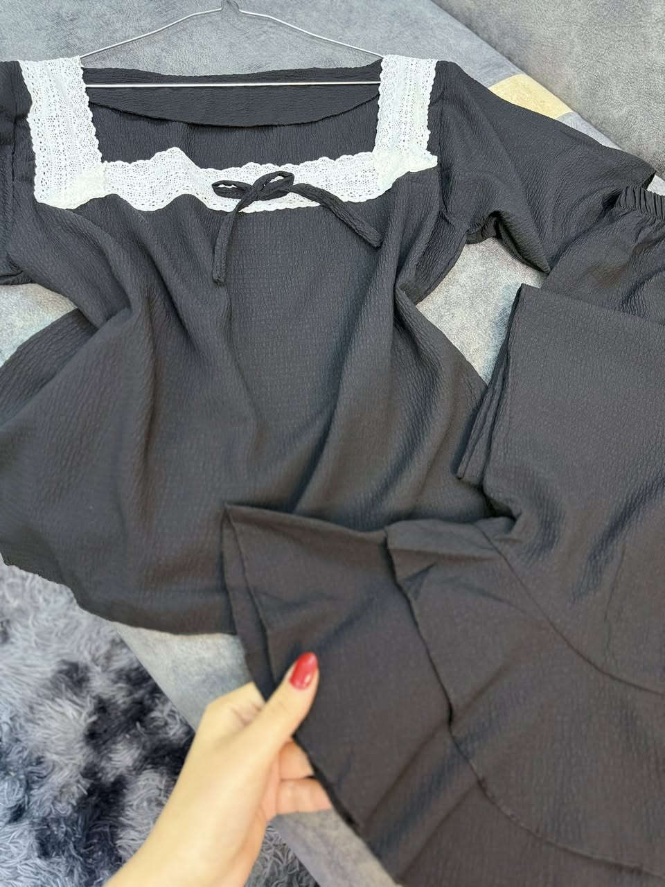 تراك صيفي مطرز دانتيل🤍🖤
توصيل جميع محافضات العراق🚗

للتواصل والطلب دايركت 💌
او رابط الانستكرام 
https://www.instagram.com/zomoroda.wear?igsh=eXliNWVnczV3bWlo
السعر 15فقط 
تراك خامة قطن كريشه انيق ولطيف 
القياس فري سايز


**إذا كنت صاحب هذا الإعلان وتريد حذفه لأي سبب، رجاءا أرسل رسالة إلى الدعم الفني**