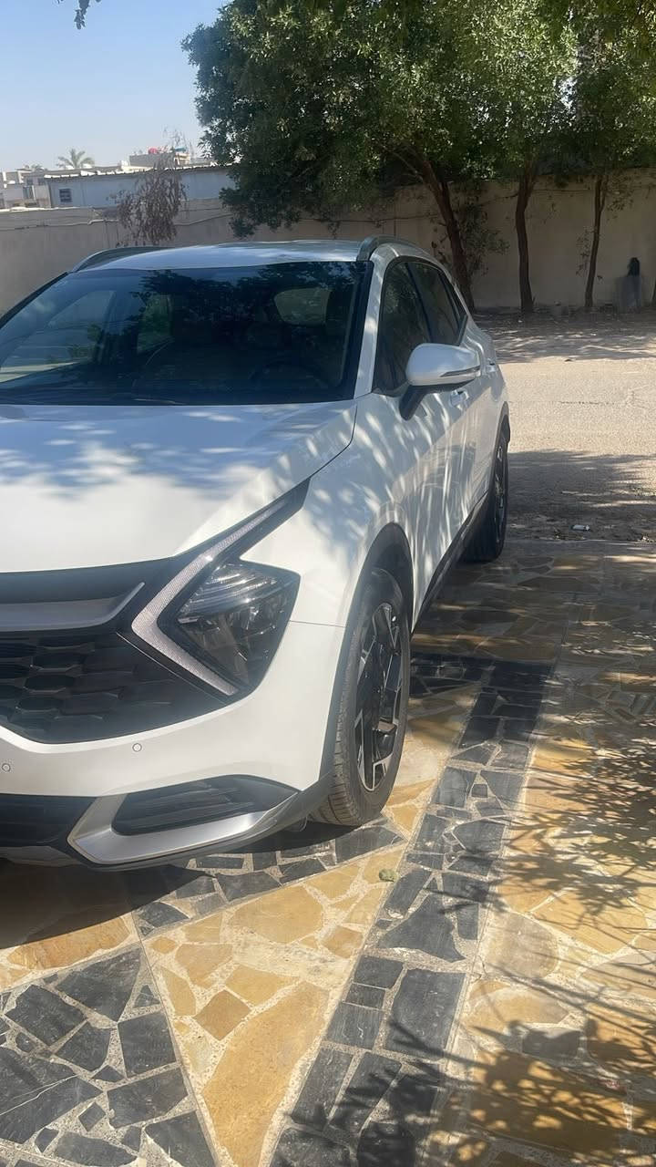 السلام عليكم وعليكم السلام للبيع كيه سبورتج موديل 2025
وارد خليجي فول ماعدا البونراما شاشه كاربلي صندوق كهرباء شايرمري رادار خلفي امامي نقط عمياء جوانب سياره بيها هواي مواصفات السياره مكفوله حاله الواكاله العنوان بغداد شيخ عمر
اخوان غير متواجد على الفيس وهذا الرقم ***********
السعر 233 وبيها مجال
