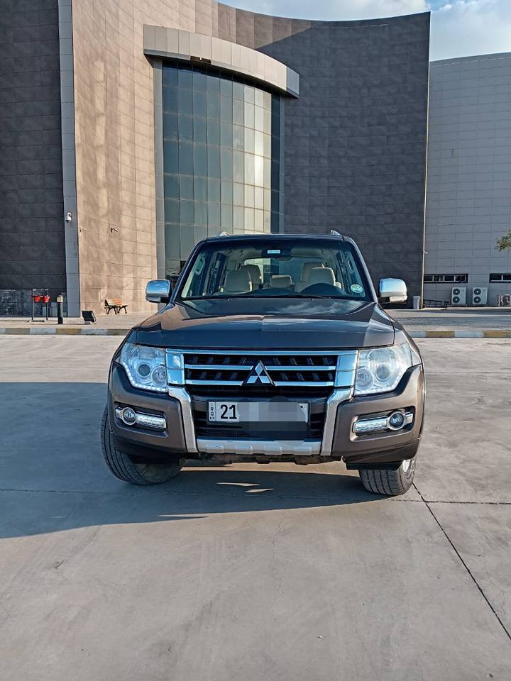 السلام عليكم 
للبيع باجيرو 

-موديل 2016 
-شاشة وكامره 
-تبريد 3 قطع 
-محرك 6 سلندر
3500 المرغوب على وضع الشركة 
-رقم سليمانية و تحويل مضمون

-سيارة بدون صبغ 

-مكان السيارة كركوك
السعر
165 بيها مجال

للتواصل والاستفسار

*********** كركوك, العراق
