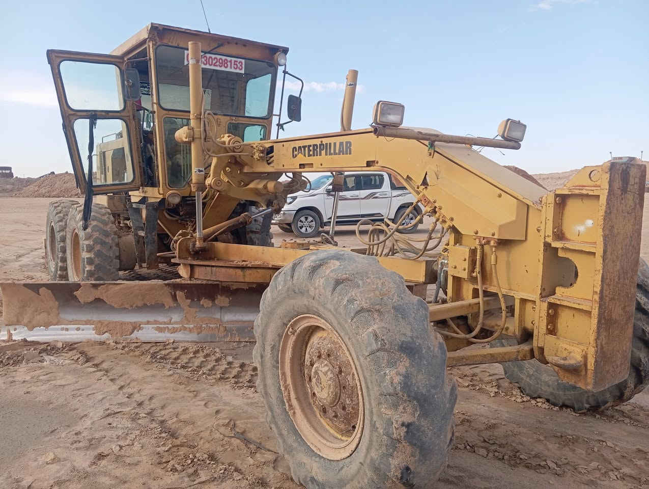 السلام عليكم جريدر للبيع موديل 86 المكفوله رقم وسنويه باسمي روتر تحيه قماره ناصيه بلاد تخوم تاير جديد حداديه جديده للاستفسار اتصل على هذا الرقم***********
