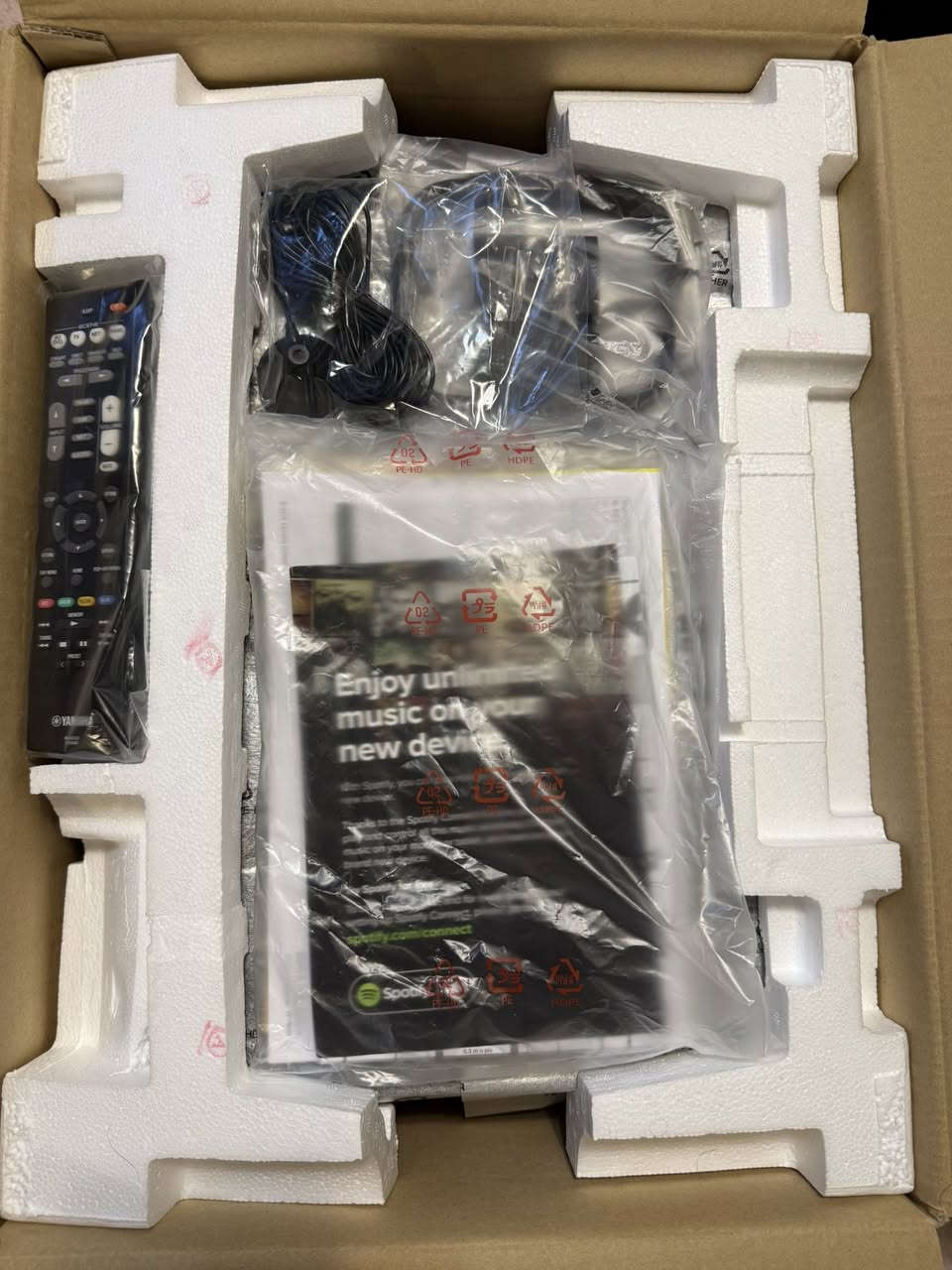 Yamaha HTR-4068 AV Receiver – 
جهاز جدييييد بال باكيت وحديث   غير مستعمل 
كامل  كل ملحقاته ويا المايك والانتنا  والريموت 
المواصفات 
السعر المطلوب ٣٠٠$
النظام:
 • 5.1 قناة حقيقية
يدعم  spotify +air play 
يحتوي على wifi + bluetooth 
القدرة الصوتية:
 • 100 واط لكل قناة
 • يدعم سماعات 6–8 أوم

الصيغ الصوتية المدعومة:
 • Dolby Digital
 • Dolby Digital Plus
  •        Dolby Digital HD
 • DTS HD
 • PCM متعدد القنوات عبر HDMI / ARC

المعايرة الصوتية:
 • نظام YPAO للمعايرة الأوتوماتيكية مع مايكروفون

الاتصالات:
 • HDMI مع دعم ARC
 • Optical (مدخل بصري)
 • Coaxial
 • RCA (Analog)

الفديو  
4K HDR+

مخارج الصوت:
 • مخرج Subwoofer نشط (Active Sub)

خصائص إضافية:
 • وضع Cinema DSP من ياماها
 • تحكم كامل بالريموت
 • وضع ECO لتقليل استهلاك الطاقة


**إذا كنت صاحب هذا الإعلان وتريد حذفه لأي سبب، رجاءا أرسل رسالة إلى الدعم الفني**