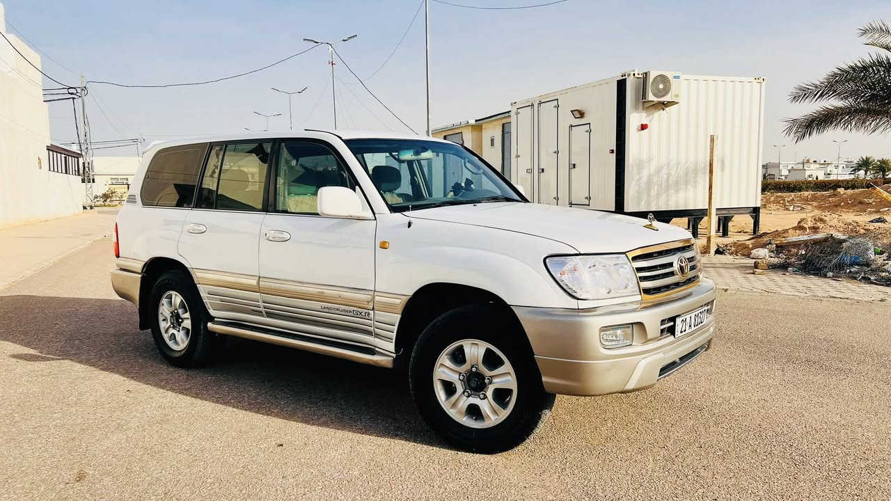 السلام عليكم  
لاندكروز مونيكا 2002❤️ترهم مراوس حسب القناعه سياره جديده بمعنى الكلمه 
🛞تخم تاير جديد 🔩 حداديه وره وكدام كله جديد ماعايزه برغي السياره ملاحضه 📍 بيه جاملغ صبغ وشبر بلبنيد فقط دواخله نضيفه جداً جداً داخل بيجي 
سعّر السياره $160بيه مجال مكاني 📍النجف الاستفسار الاتصال على الرقم ‭٠٧٨٦ ٧٧٦ ٥٤٩٤‬
