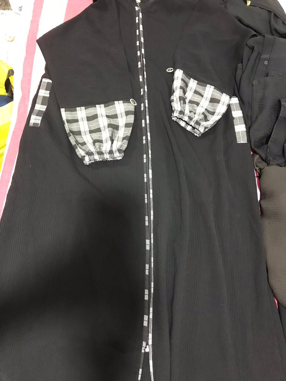 عندي عبي خليجي قماش معروف خفيف اكو جرجيت  كل وحده وسعرها نضافه وسواد  وشغل راقي  اسعار من ٨ الى ٤٠ حسب المديل وشغل راح اخلي نماذج عندي كم وحده جديده كويتي مختوم


**إذا كنت صاحب هذا الإعلان وتريد حذفه لأي سبب، رجاءا أرسل رسالة إلى الدعم الفني**