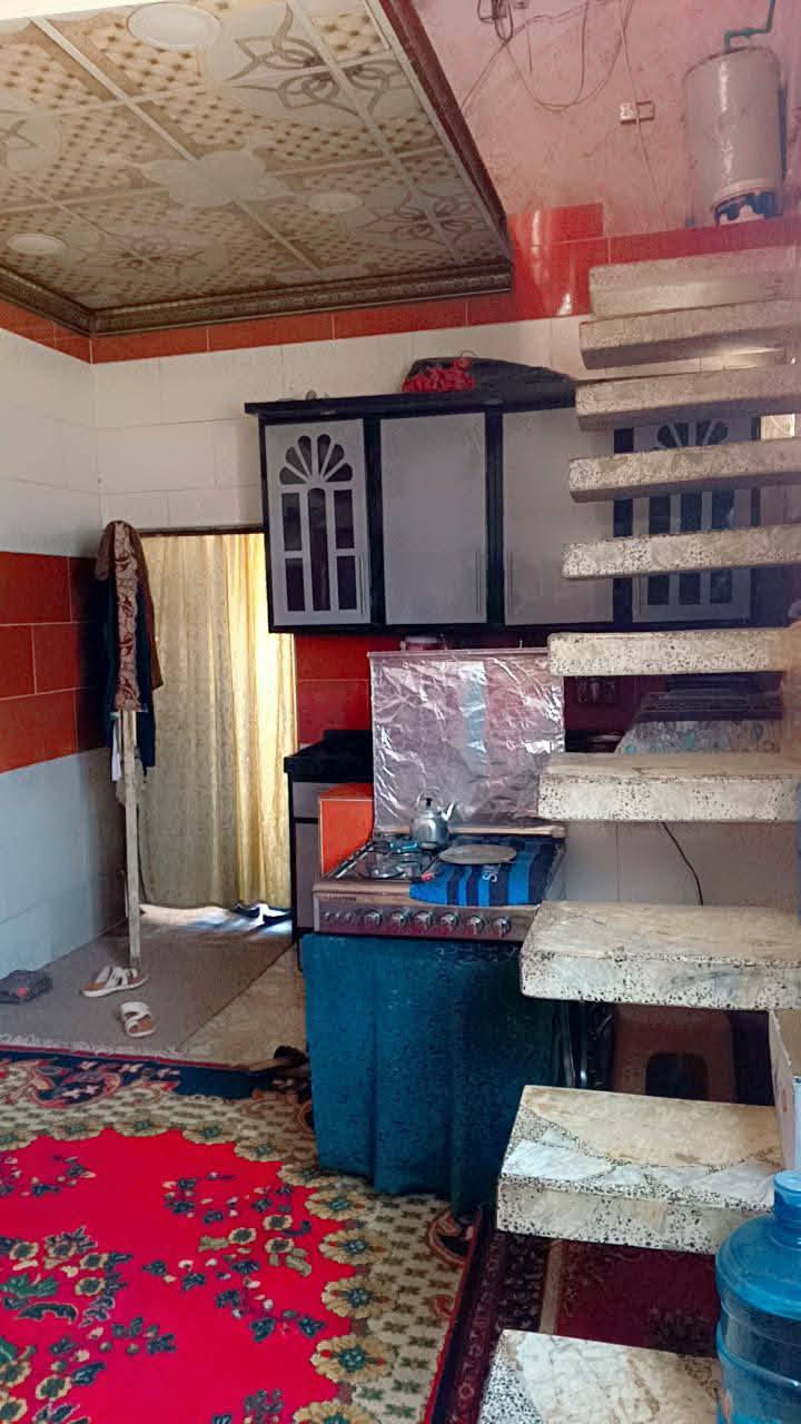 يا الله بيت للبيع 50 م 
مرقم بلديه بي معامله تطويب 
سعر 15 معه مجال 
بناء طابوق اساس صب مسلح سقف عكاده 

العنوان نجف الاشرف مقابل قرية الغدير الاولى شارع الصب عمود 270اوتنزل 
((بلخط الاول)) 
***********
