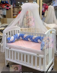 سرير طفل مع كافة ملحقاته جديد مستخدم 5 اشهر فقط للبيع 90 الف بي مجال 0...