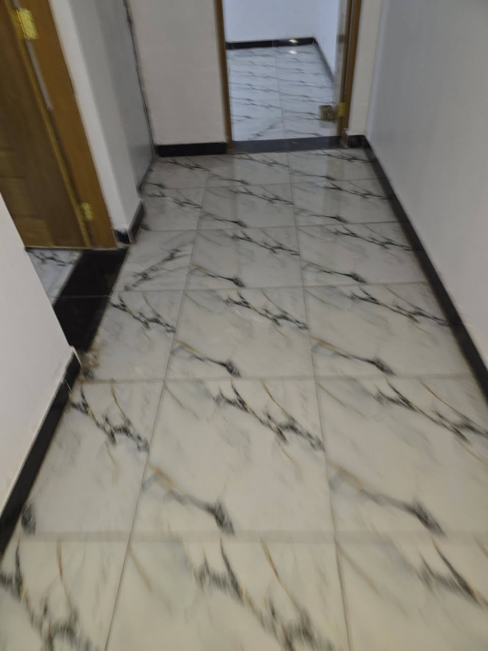 بيت للايجار بالحكي ما مسكون باحد بناء جديد قرب مجمع حسين عليوي اتصل على الرقم***********
