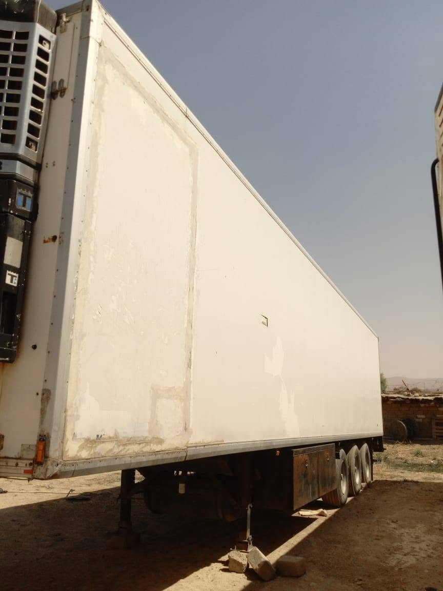 للبيع براد كرونا جاهز على الشقل طخم تاير ارتفاع 260 طول 13.60جهاز سميكس الغاز 134السعر 90وبيها مجال العنوان موصل اليمن التصال على الرقم ***********///***********
