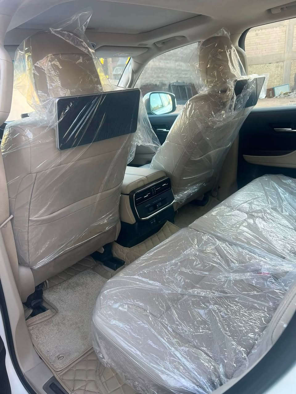 تويوتا •••• لاندكروز GXR  ✅✅
موديل ••••         2023       ✅✅  بريم اصل

فول مواصفات ••• 3 شاشات 6 :: سلندر

محرك 4000 تنفس طبيعي 

ماشيه 55

السياره مغلفه أفلام حمايه

الف 

جديدة جدا بحالة الوكالة 

جنطة كهرباء 

كراسي كهرباء 

جلد بيجي بلادي 

طفايه 

سلايت

3 شاشات بلاديه

تطبيق 

تشغيل  عن بعد 

السياره فول 1/1

السعر 635

✅***********☎️
