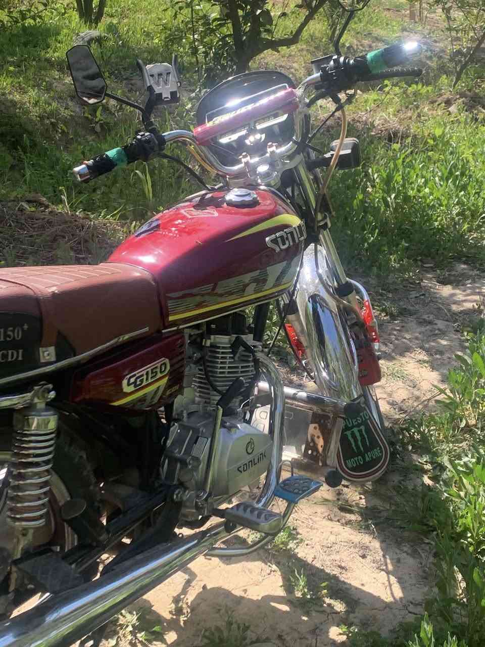 سلام عليكم
سيفان موديل 24 
كفاله اخو زيرو 
محرك برغي ما مفتوح 
باب الاول 
شاشه اكترونيه
اوراق كرتونيه  
السعر 625 وبيه مجال حك الجيه 
مكاني ديالى ابي صيدا 

رقمي ***********
