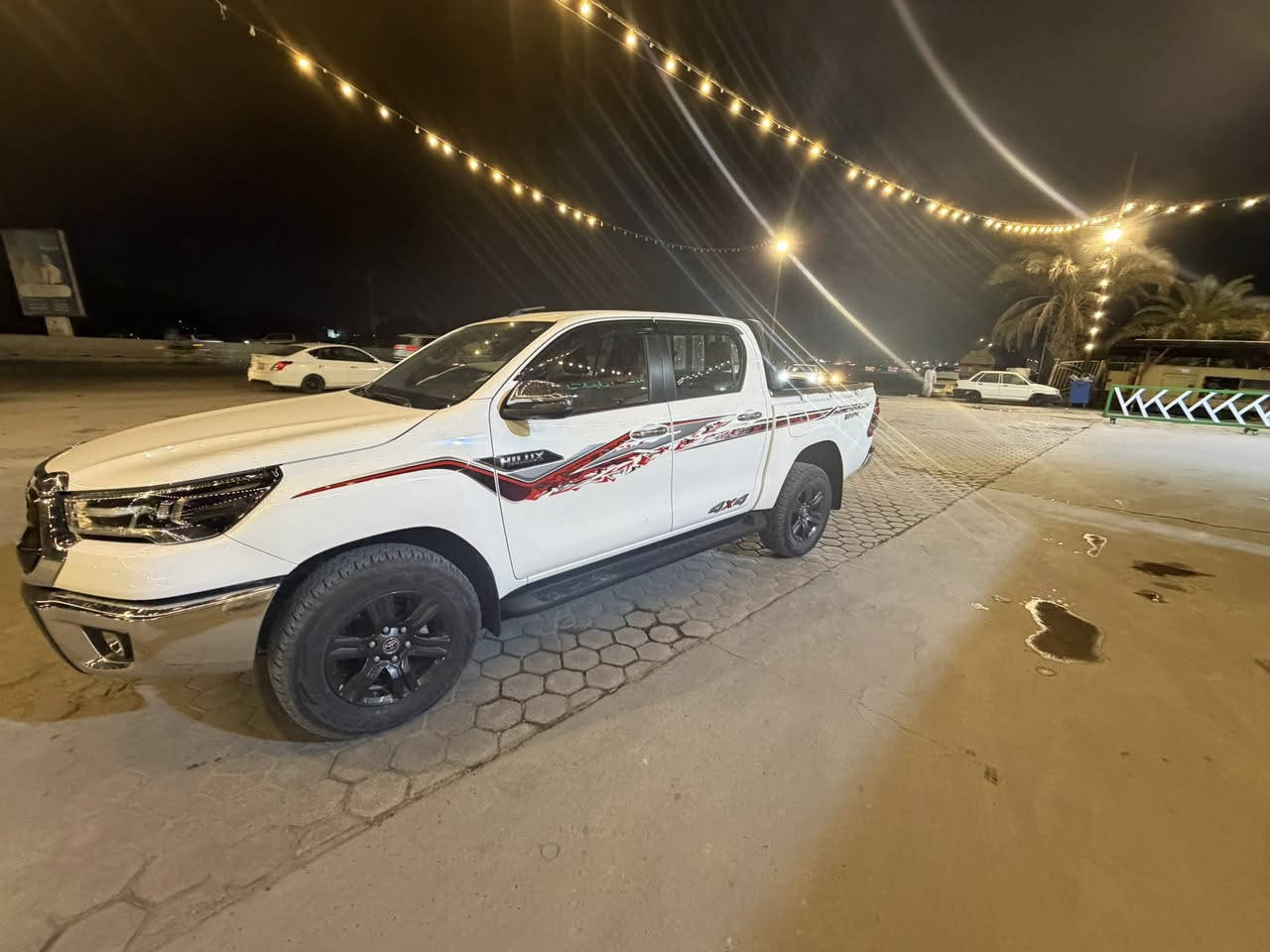 سلام عليكم للبيع فور ويل موديل 2024 رقم اربيل  مشي السياره  28 الف مكفول كفاله عامه السعر 330وبيه مجال مكان السياره نجف 
اتصل (***********)
اتصل ( ***********)
