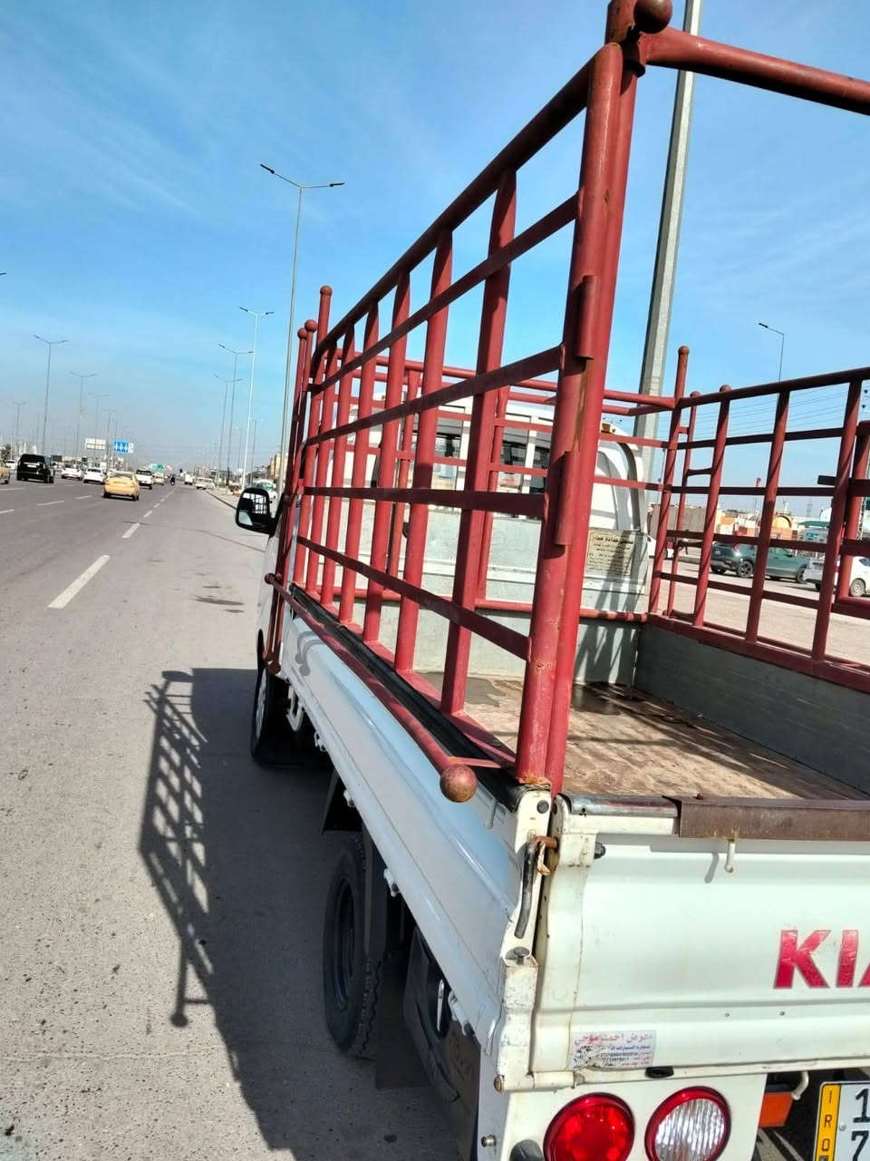 سلام عليكم سياره كيه حمل 2700 موديل 18 رقم بغداد دولي بسمي بكاني كربلاء ما بيه لا ضربه ولا صبغ تخم تاير جديد دوشمه جديده باتري جديد كانتي مال كاز ابو 100 لتر بيه حصه كل بكان تبريد نقص بس غاز فقط محجر جديد بوري سعر 120 بيه مجال حك جيه شراي تصل تدلل ***********
