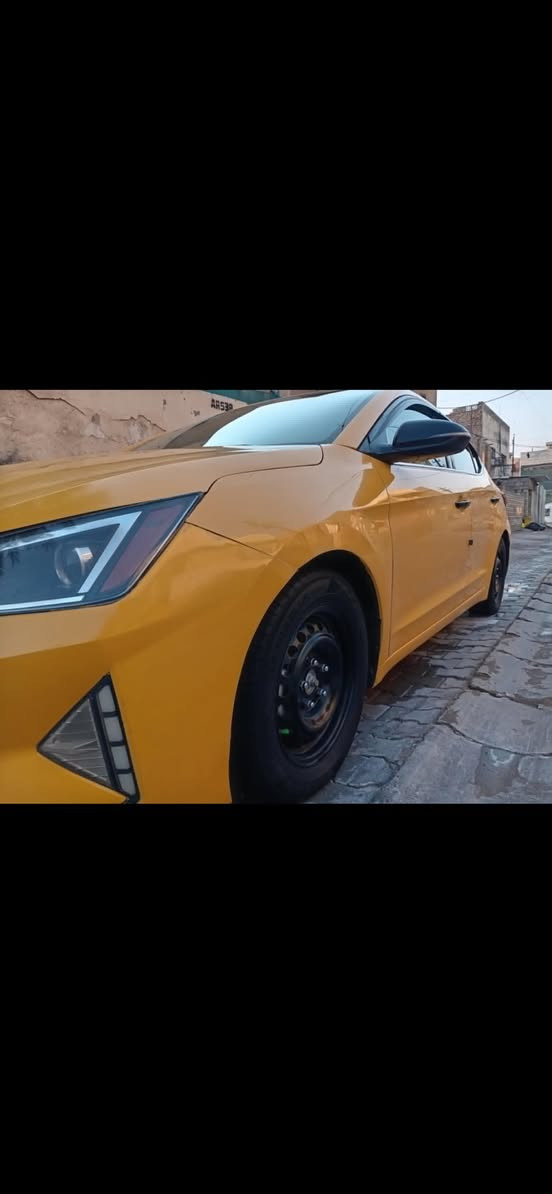 السلام عليكم 
النترا موديل 19 لمتد أعلى فئة 
فول ماعدى الفتحة 
رادار جانبي امامي خلفي
قيادة ذاتية 
كرسي كهرباء 
شحن واير ليست 
مكينه كير خير من الله إدامة كامله 
تبريد ثلج منظومة جديده 
باتري جديد زوج تايرات امامي جديد 
حادثه جاملغ وبونيد البونيد نفسه مصلح وتعمير بداية الشاصي اليسرى  
السعر128 وبيه مجال للشراي ***********
