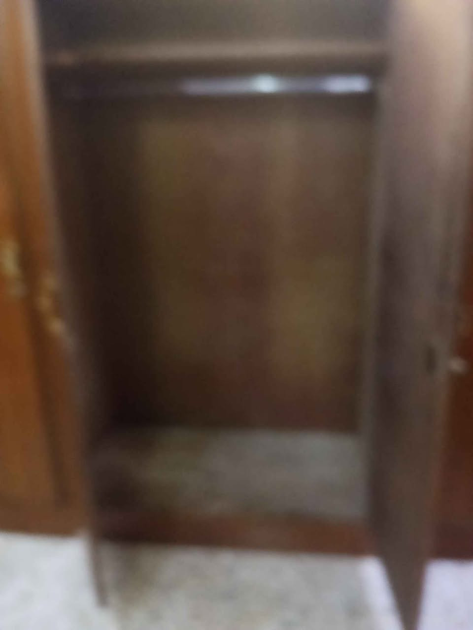 كنتور 4 ابواب صاج عراقي مثل مواضح بصورة السعر 250 الف وبي مجال بسيط للشراي للأستفسار تواصل ع خاص او ع رقم هاتف *********** بغداد, العراق
