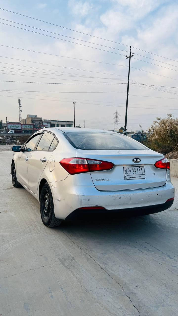 السلام عليكم للبيع سيراتو 2015 خليجي نص فول رقم بغداد باسمي بيها قطعتين فقط شاشة اندرويد كامرة تحكم ستيرن تبريد ثلج تدفئة شغالة عنواني بغداد الدورة السعر 118 وبيها مجال بسيط *********** يوجد واتساب
