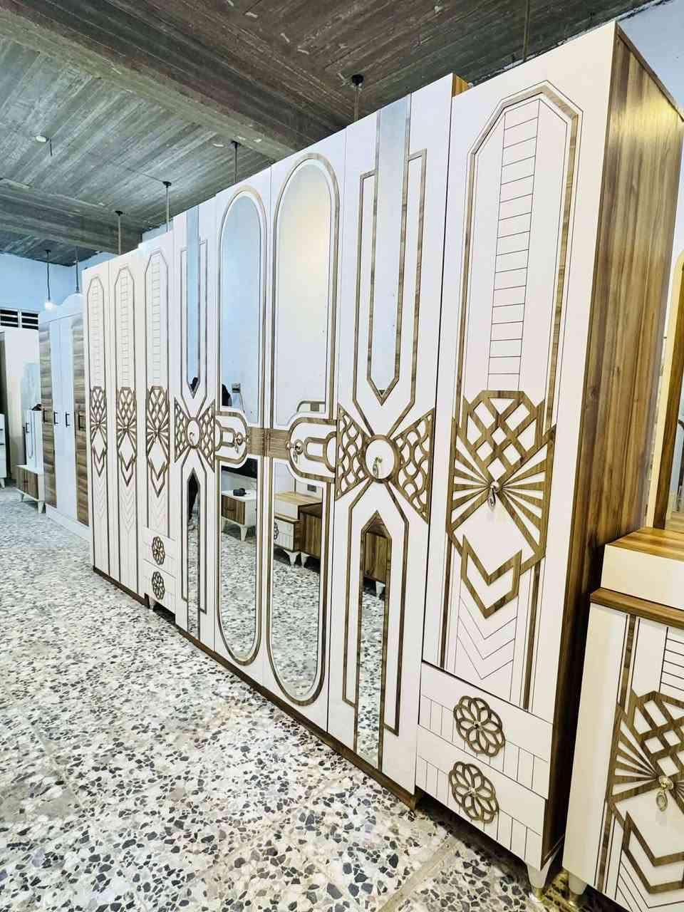 غرفه نوم تركي تخبل ضخمه ملكيه نضافه فول 9قطع معه ملحق نضام بيبان نازكه السعر 600الف عنواني النجف حي الميلاد شارع المزرعه سيد علي ***********
