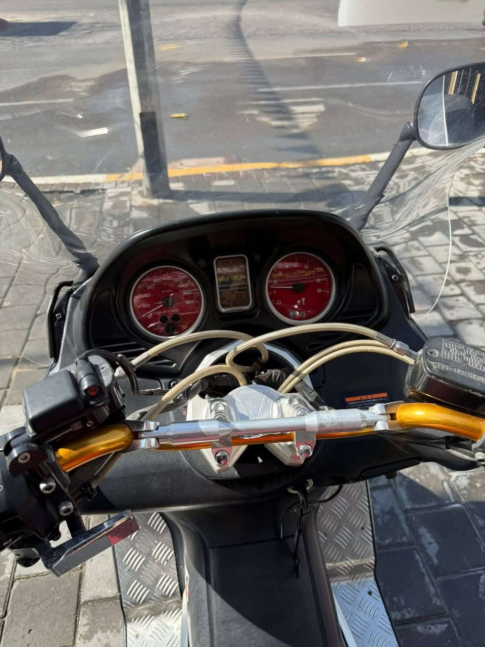 سلام عليكم.دراجه تي ماكس 2008 الدراجه مكفوله كفاله عامه  نازله من معرض الواثق مال مزاد الصور موجوده ماشيه 19الف عليه ادامه البارحة بدلت دهن بانزين كله محسن فلتر دهن مكاني بغداد الكاضميه ***********
