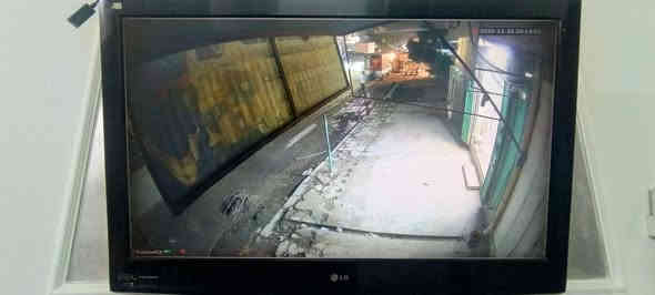 ✅المهني مالك للكاميرات المراقبه تم تنصيب كاميرات المراقبة منطقة الأمين الثانية شارع الشهداء نهاية الكوسترات و مربع الإعلام نوع الكاميرات 2 ميكة صوت وصورة
✅يتوفر لدينا جميع انواع كاميرات المراقبه وملحقاتها 
✅يتوفر كادر فني تنصيب وصيانه كافة كاميرات المراقبه
♦️حافظ على ممتلكاتك الخاصة 
♦️وشاهدها عبر العالم اين ما كنت على طريقة الP2P
⚠️علما العمل حسب طلب زبون
#رضى #الزبون #غايتنا
المهني مالك للكاميرات والستلايت 👨‍🔧👨‍🔧
#دع_العمل_يتكلم
يتوفر لدينا كافة الكاميرات الحديثه
✅ليلي ملون
✅UPS تشغيل 3 ساعات متواصله
✅تسليك واير نحاس اُصًلًيےّ مسلح 
✅تنفيذ وتجهيز مواقع 👍👍
✅ضمان سنة عمل ومواد👌👌
✅استشارات فنية👨‍🔧👨‍🔧
للاستفسار 📲***********
