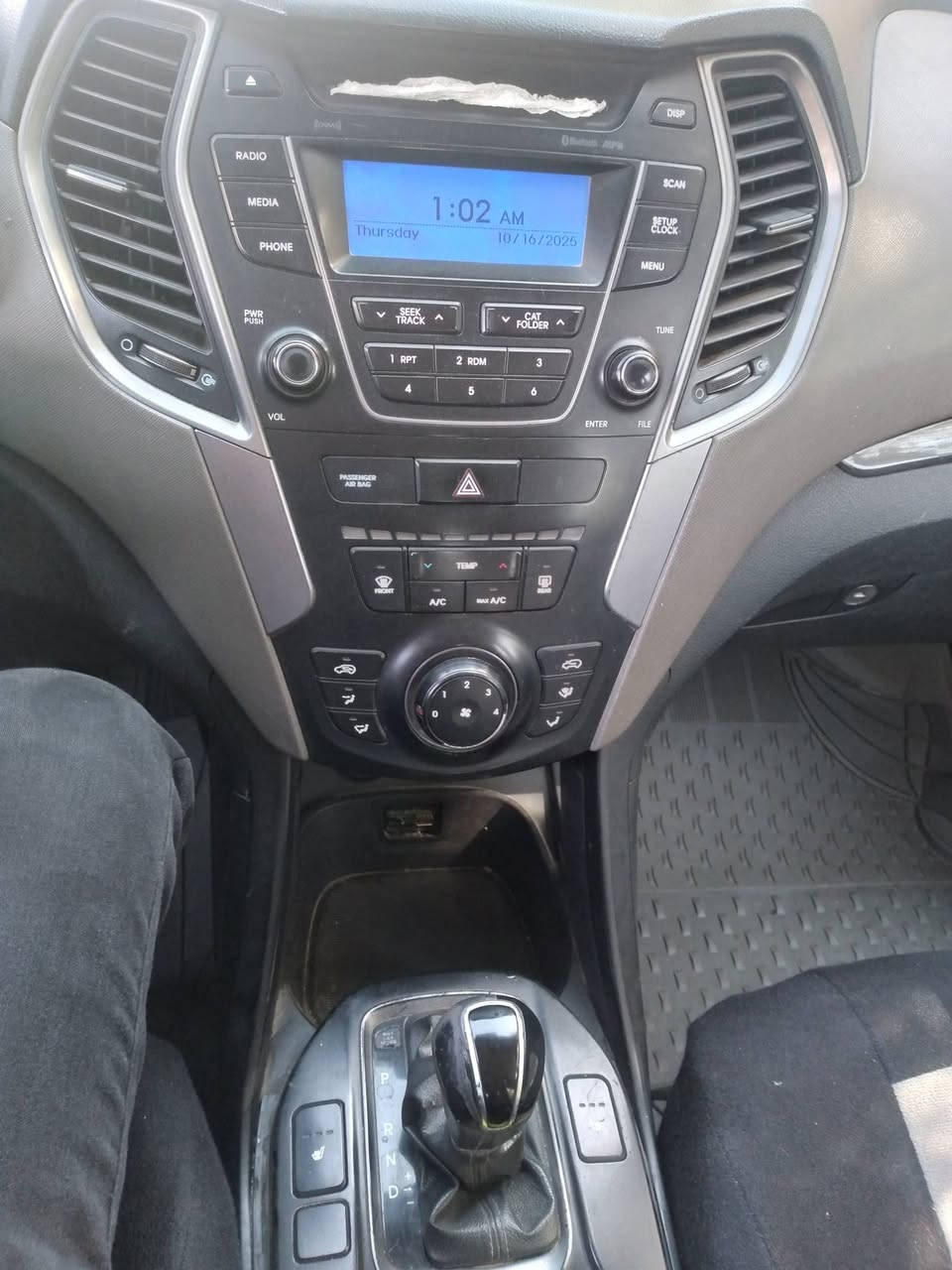 سنتافيه ١٣ رقم بابل مشروع وطني بسمي مكاني بغداد سياره وارد امريكي بيها جاملغ وبنيد سياره جاهزه مكينه ٢٤٠٠ اربعه سلندر خمسه راكب فول عدا بصمه والفتحه تحكم جهتين ايكو مانع انزلاق تدفئه بلكشنات قطعتين تبريد سياره جاهزه وكامله وسعر ١٢٧ وبيها مجال ***********
