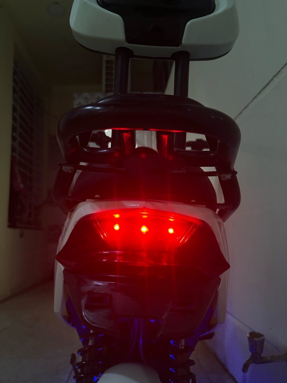 دراجه شحن كلاسيكي
حجم 10 في 275
اسم الموديل كلاسيكي
4 بطاريات كبير قياس 20 ابيرمأأ V
ملف 500 واط *
نقطع مسافة 45 كيلو متر حقيقي
مواصفات
أم بي اثري
لايت +لد نهاري
اشاير خلفي أمامي يمين ويسار
4 دواسات خلفي امامي
4 دبلات خلفي امامي حاطا ٧
دبل استان وسط وخلفي تشغيل واطفاء عن بعد مانع سرقه انذار كشن منفصل
قفل كهربائي
ابريك حساس بنزات خلفي امامي
الموقع !بغداد جميلة قرب علوة 58 قرب سوق الرضوي
الاستفسار ***********
التعليق بشكل عام...