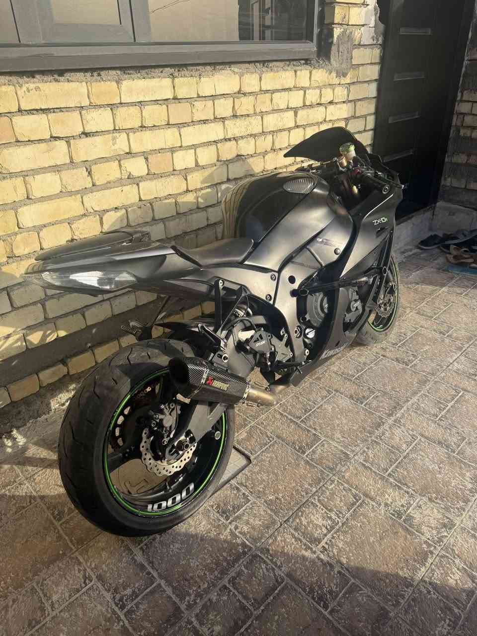 كاوسكي نينجا zx-10rللبيع موديل ٢٠١٤ ماشيه ١٤ الف  سعر ٨٥ ورقه لتواصل ***********
