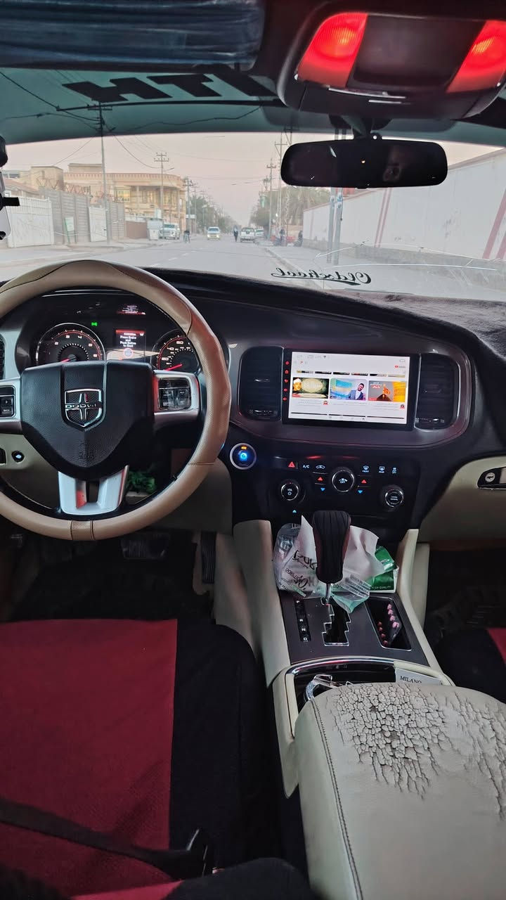 سلام عليكم. للبيع جارجر مديل 2012 كندي
محرك 3600. بيه مكانات صبغ حزام مابيه اي ضربه ولا ارباك 
حداديه جديده. شاشه كامره تخم تاير جديد ويل 18. 
مكينه كير خير من الله جديد 
رقم بصره تحويل ثاني يوم سنويه الئ 2027
 سياره مفوله مال جناي تحت ايدي مابيه اي نقص .
السعر 137 وبيه مجال.
 اتصال *********** واتساب
