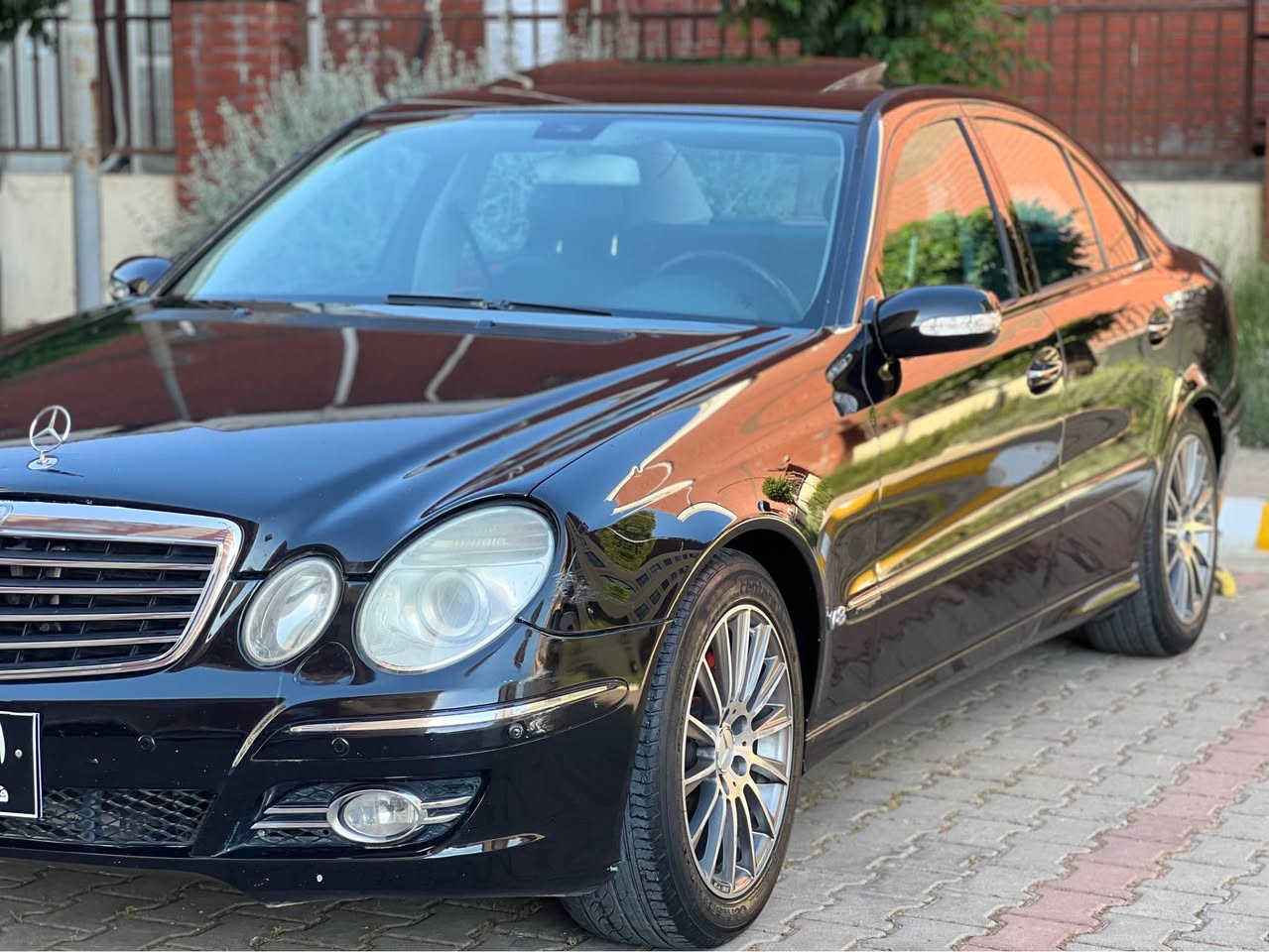 Mercdec E 500 (٤٩$)
مۆدێل ٢٠٠٤ سەیارەکە ساخە و بۆیاخی نییە  بێڕەقەمە مەکینە و گێڕی بەشەرت 
0774 561 3626 السليمانية, العراق
