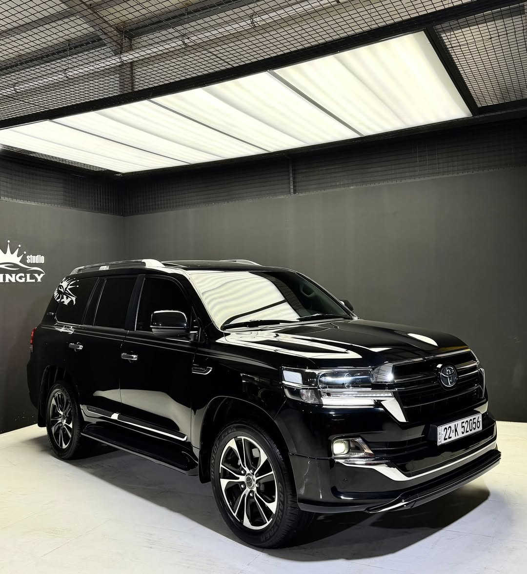 Toyota Land crusir_ 2019 _ 82,000km
💎اللَّهُمَّ صَلِّ عَلَى مُحَمَّدٍ وَعَلَى آل مُحَمَّدٍ
ماشاالله تحدا شرط ماكو هيج نضافطها
أرخص سعر بكل عيراق

ملاحظه / بدون مراوص
رقم / ***********
سعر/502$💸
مكان/سليمانيه
سياره مواصفات _ گراند تورينگ _ باب اولا
سياره شريكه (جيهان اصلي باب اولا )
سياره (6) سلندر  .. 

📦تويتا لاند كروز  _ 2019 _ گراند تورينگ  
سياره مواصفات معروفه (ساز باب اولا)
 سياره (2) كوشنات كهرباي (٣) دگم
سياره (8) ايرباكات _ (٣ ) شاشات

سياره مكفول كفاله عامه دعامي لي دعاميه    
بدون صبغ .. بدون بارد .. بدون شخط بدون رمل مكفوله كفاله سياره بص ماشاالله  
غراضات كامل موجود  هيدفونات موجوده
عرضيات كل موجود + سماعات + ٢ هيتفونات موجوده

📦سياره ماشيه 82,000 الف كيلو حقيقي
4 اطارات و ويل جديد شريكه مامفتوح
سياره داخل بيجي كوشنات جلد

🧩سياره محرك بشرت مامفتوح جديد جديد
 محرك (V6) 
سياره حيل نظيفه كلشي علي بلادي اوك

مواصفات ..🧿
(بصمه .. الانزلاق .. كشن جلد  .. ثلاجه ..  زينون .. هواء مزدوج .. نيظام ايكو ..
حساسيه الديك الموخره مرايات .. فتحه ..
تشغيل عن بعد ..  باب بصمه . باب جانتا كهرباي)

نظافه  ١٠٠٪ كامل سيرڤس بدون نقص و مصرف

سياره مال بيت أي نقص مابيها

⚡️نفس اليوم / تحويل و وكاله حاظر مباشر
سنويه جديد 
 📍سياره داخل / سليمانيه 
🪬سعر ..  502$.. ورقه 
📲رقم / ***********
