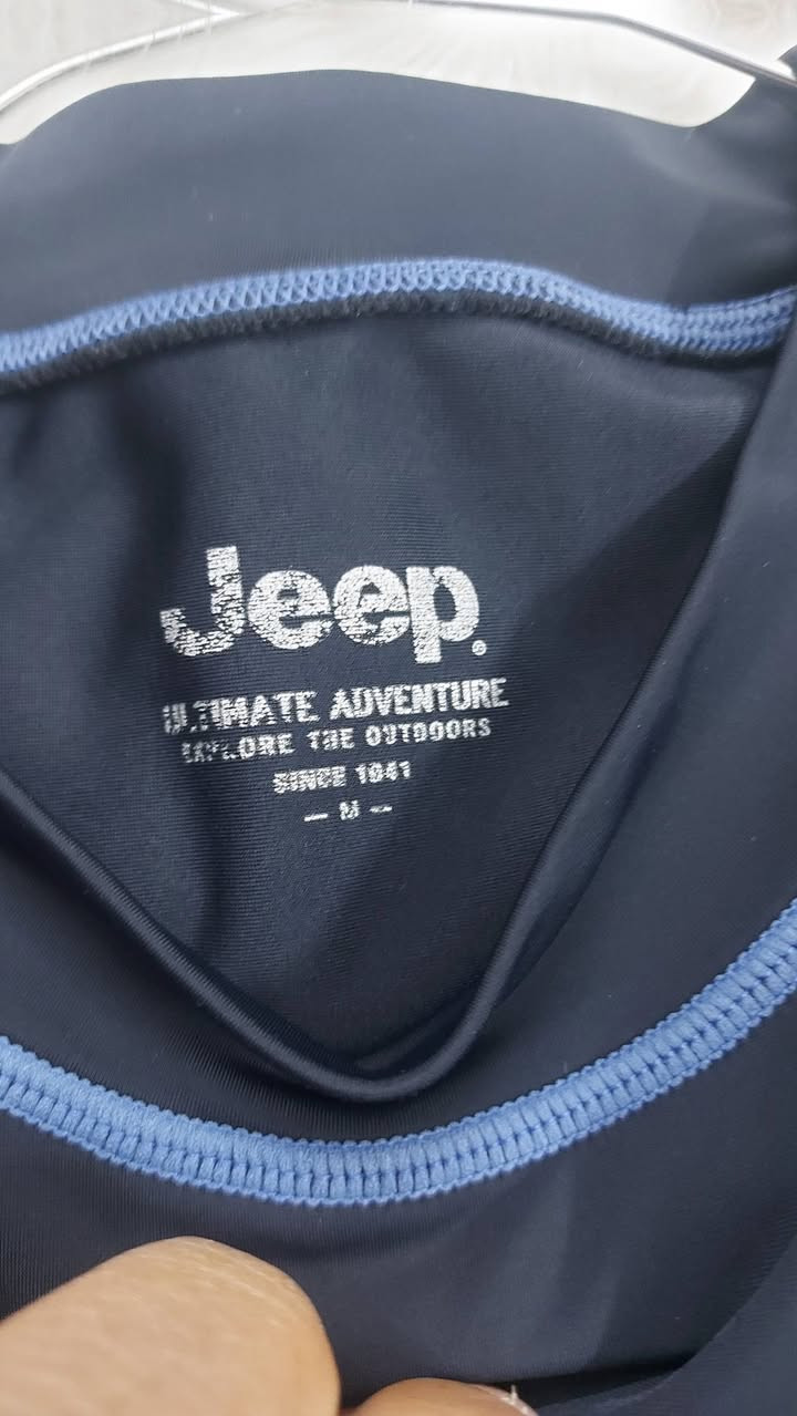 بدي ستريج ماركه جيب 
قياس m تلبس وزن ٧٥ ك
يوجود توصيل


**إذا كنت صاحب هذا الإعلان وتريد حذفه لأي سبب، رجاءا أرسل رسالة إلى الدعم الفني**