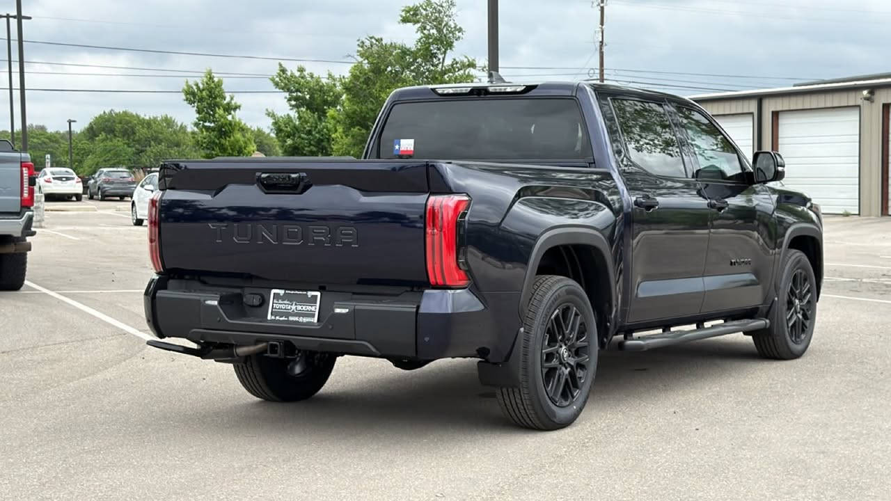 البيع بسعر البنك المركزي ..
🇺🇸2026 TOYOTA TUNDRA LIMITED
🇺🇸تويوتا تندرا ليميتد 2026
🇺🇸كلين تايتل 
🇺🇸مدة الوصول 50يوم 
🇺🇸موقع السيارة ولاية تكساس .بورن 
💎محرك بنزين i-FORCE V6 مزدوج التوربو (سعة 3.4 لتر).
💎عجلات ألومنيوم قياس 20 بوصة.
💎مقاعد مكسوة بجلد "SofTex
💎مقاعد امامية مدفئه مبرده 
💎فتحة سقف بانوراما
💎نظام صوتي متميز (JBL) بـ 12
💎Apple CarPlay/Android Auto
💎نظام التحذير من الاصطدام الأمامي واكتشاف المشاة.مثبت السرعة التكيفي الذكي.نظام التحذير والمساعدة في البقاء داخل المسار.مراقبة النقطة العمياء (BSM) مع تنبيه حركة المرور الخلفية.كاميرات محيطية بزاوية 360 درجة.
تواصل خاص ..


**إذا كنت صاحب هذا الإعلان وتريد حذفه لأي سبب، رجاءا أرسل رسالة إلى الدعم الفني**