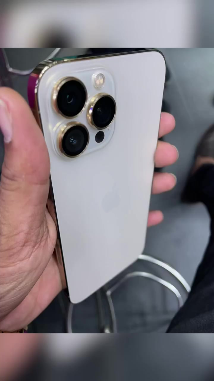 السلام عليكم للبيع آيفون 13برو ماكس
الجهاز بلاي مامفتوح 
بطاريه 77
فيس إيدي يشتغل ويطفي 
بس شروك خفيفه يم الفيس إيدي 
الجهاز كله شغال ومكفول 
كامرات صوت لاقطه مكفول 
للبيع بسعر مناسب 525 الله يديمك يارخص
للتصال***********
— في ‏تكريت محافظة صلاح الدين‏.
