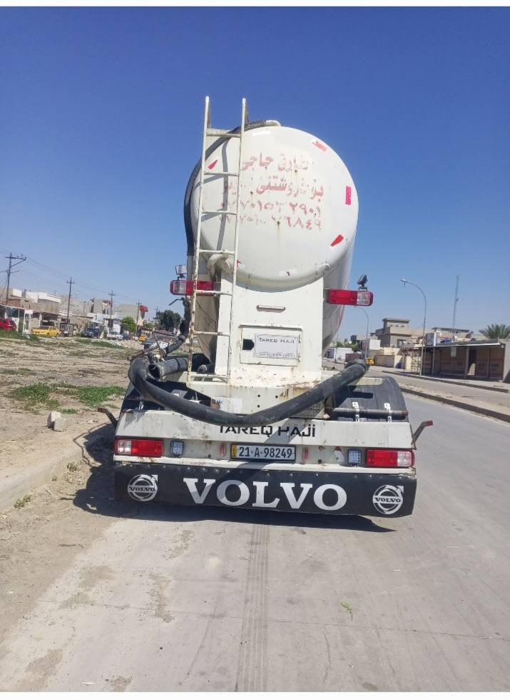 السلام عليكم عريانه لبيع نوع سايلو طارق حاجي دنكرين ويه السحال التلاثه قبقين تخم تايرات جديد دويز اربعه بساتم تفريغ سريع بيع مستعجل الاستفسار عن الرقم ***********
