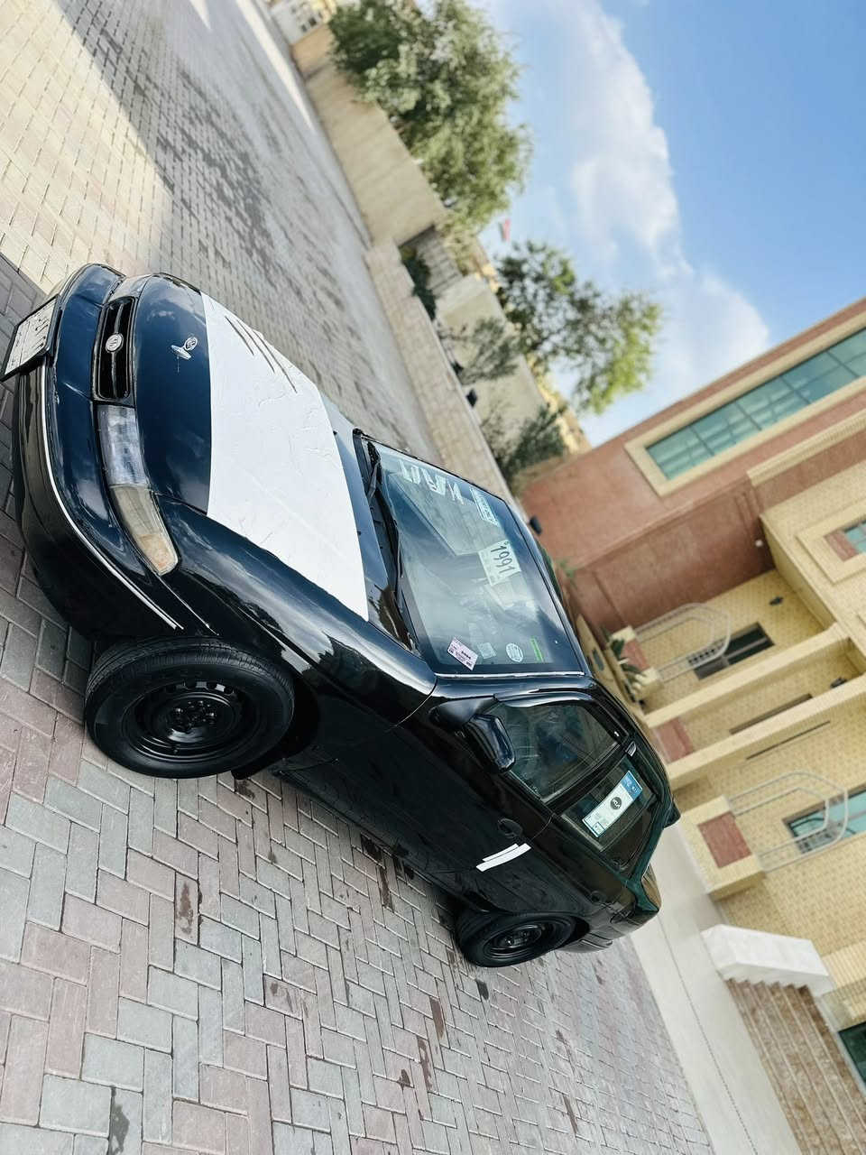 السلام عليكم للبيع كيا سيفيا موديل 1993 محرك شرط كير عادي شرط تخم تاير جديد تبريد فقط كنبريسر هم موجود بس تشده رقم بغداد مشروع وطني سنويه الغايه 2028 هزه جديد صبغ عام جماليه بدون اي حادث السعر 33 وبيه مجال يرهم مروس حسب القناعه *********** مكاني تكريت
