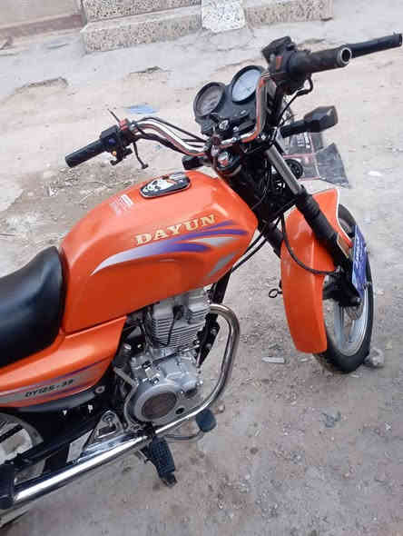 السلام عليكم دراجة دايوان عظم برتقالي 
اوراق اصولي 
موديل 2023
طالعة بـ 2024
السعر 1،600 واحد وستمية  قفلها *********** اتصال على الرقم ممتواجدين على الفيس
