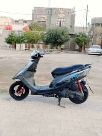 دراجه ماكس عدله للبيع الدراجه صارله شهرين من نازله من الحاويه ما متعوب...