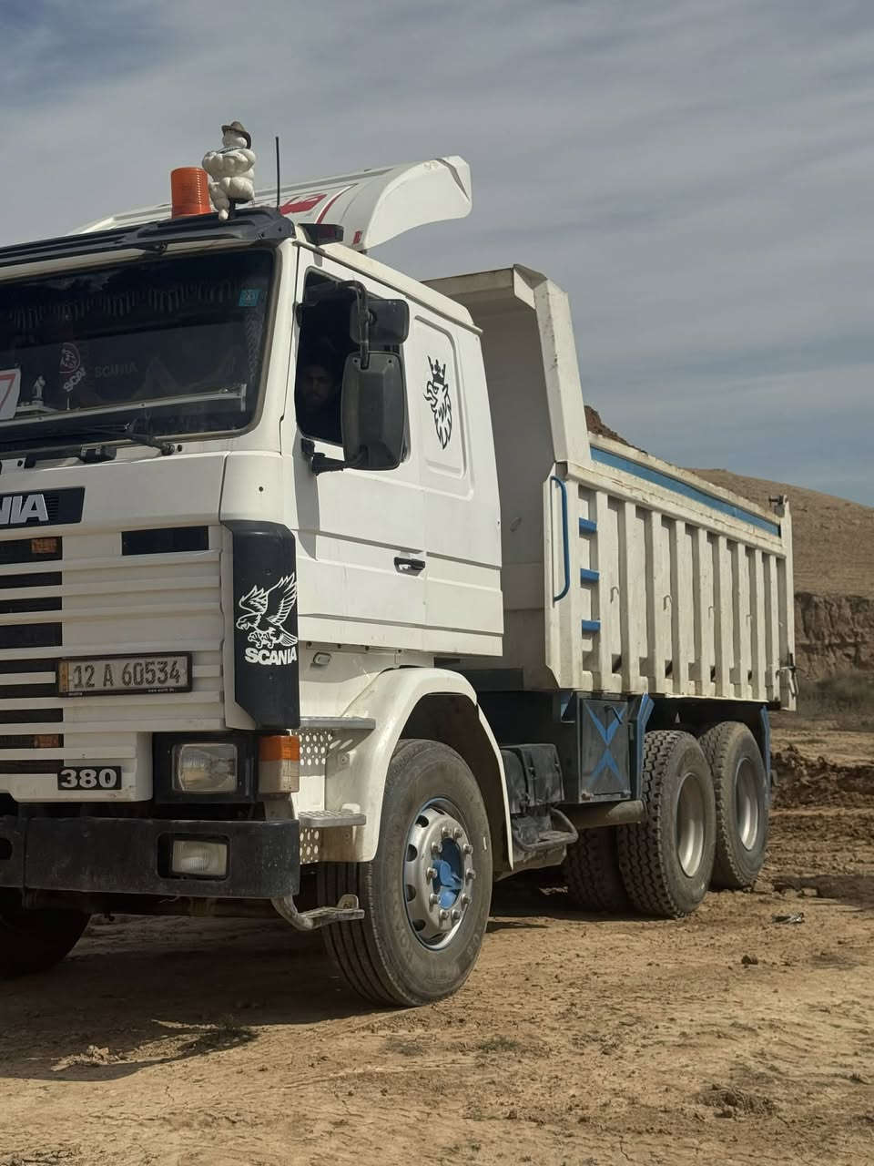 السلام عليكم قلابه سكانيا 113 جوبلس  محرك 6  المرقوب موديل 96 سياره جديده بشكل شرط قطره صبغ ما بيها السعر 185  الاتصال علا الرقم ***********
